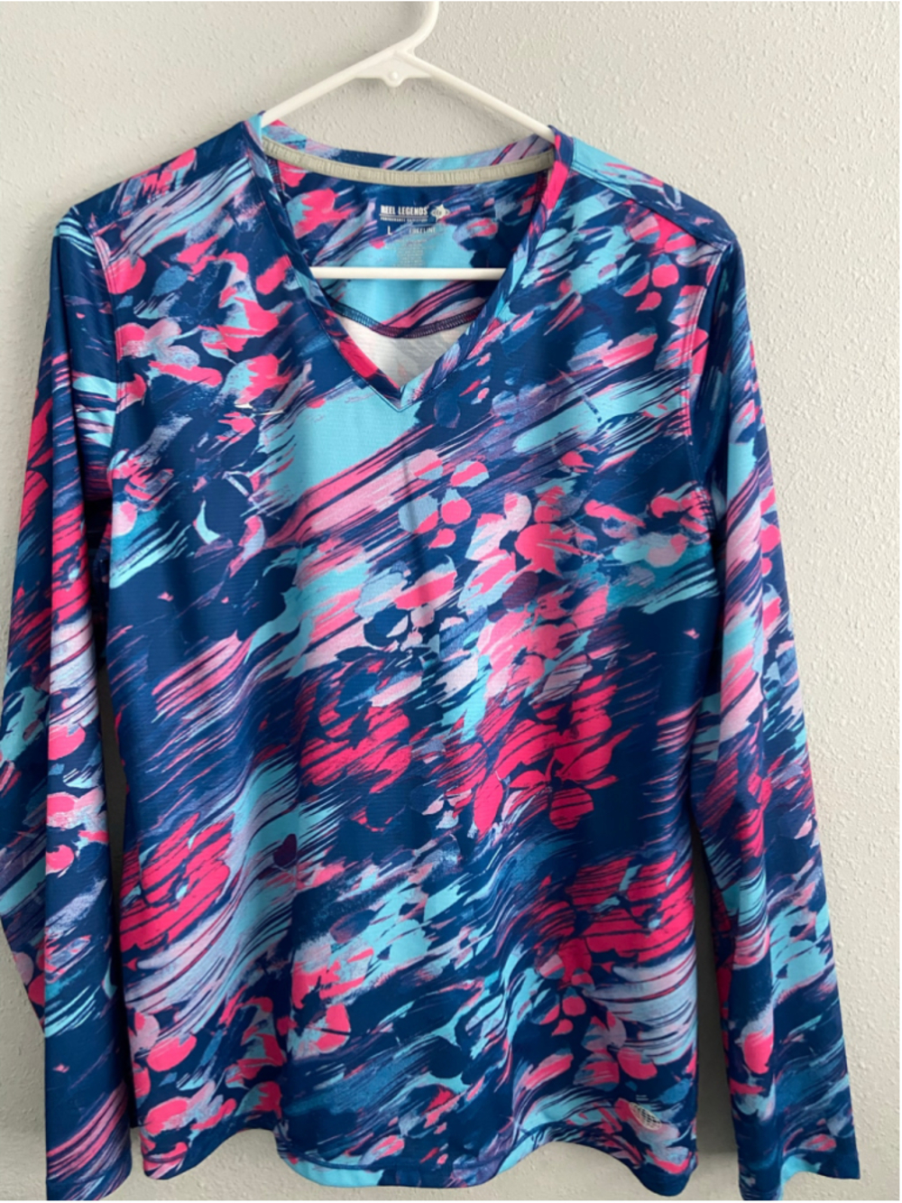Reel Legends women's long sleeve V neck top – blue and pink camo top, Size Large